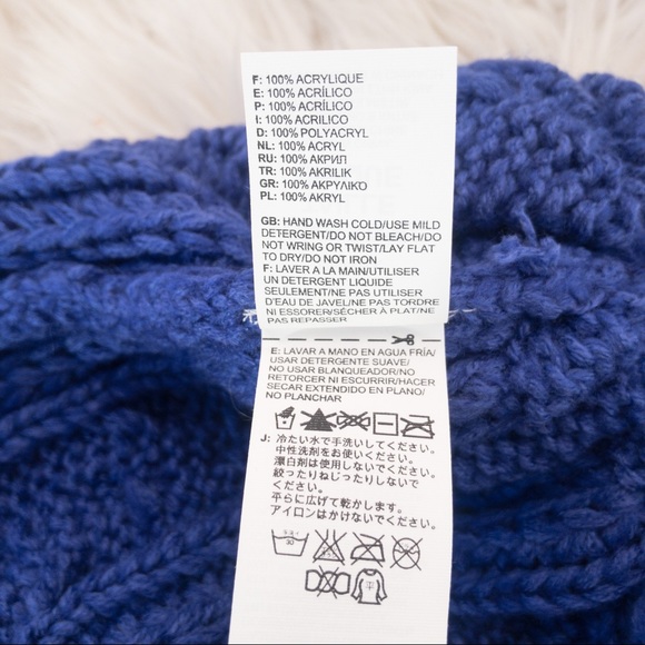 NORTH FACE BIGSBY Royal Blue Cable Knit Beanie with Pom Pom Unisex One Size NWT - Picture 10 of 13